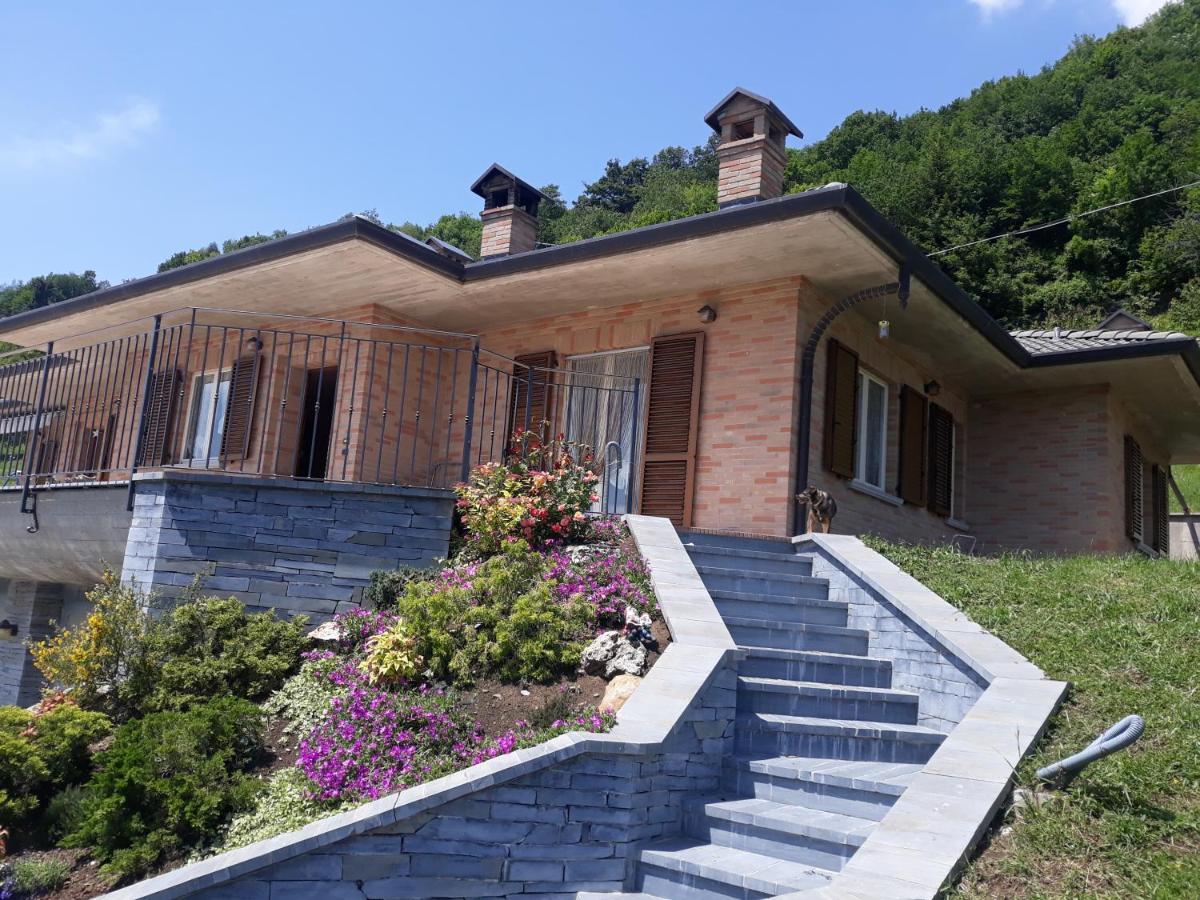 فيلا Casa "La Forcella" Brembilla المظهر الخارجي الصورة